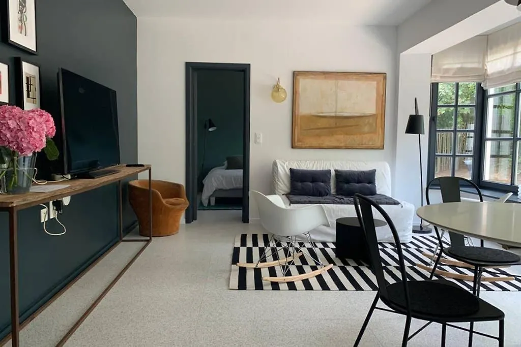 Uccle, Pavillon Vert contacts